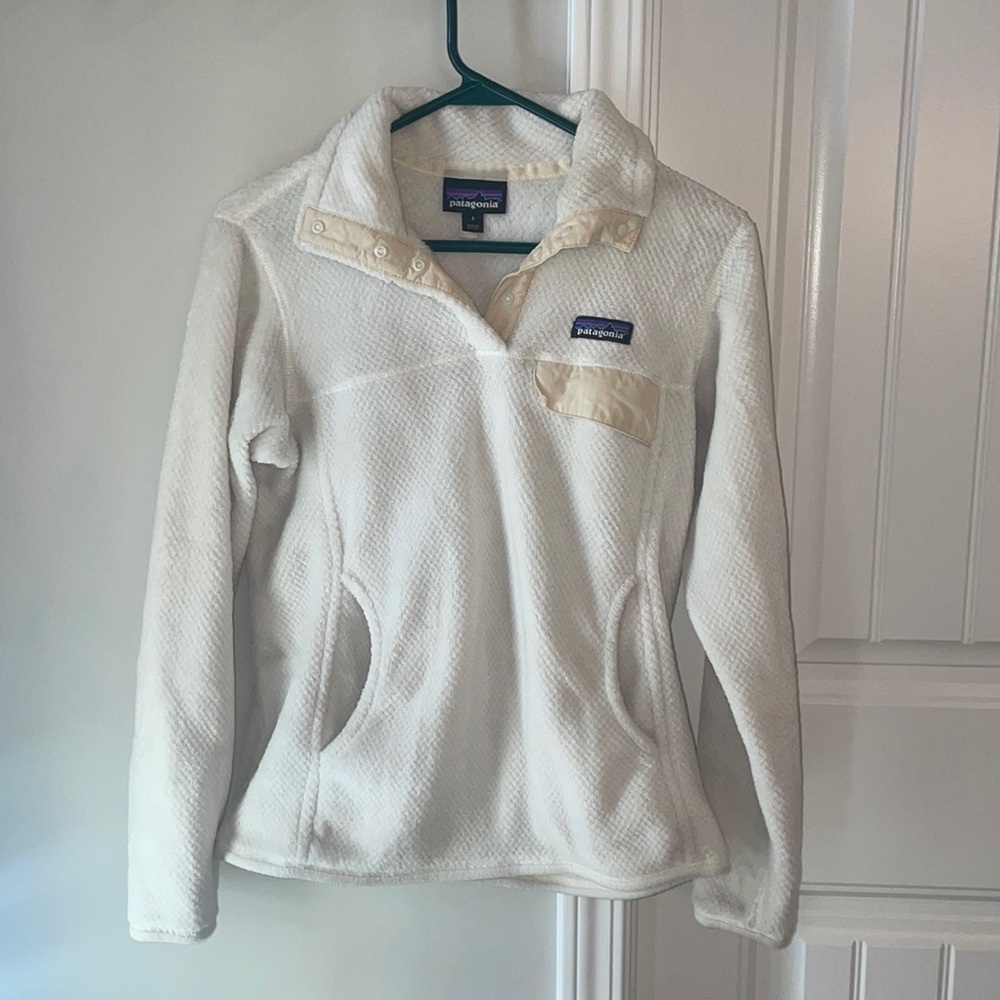 Patagonia cream colored pullover